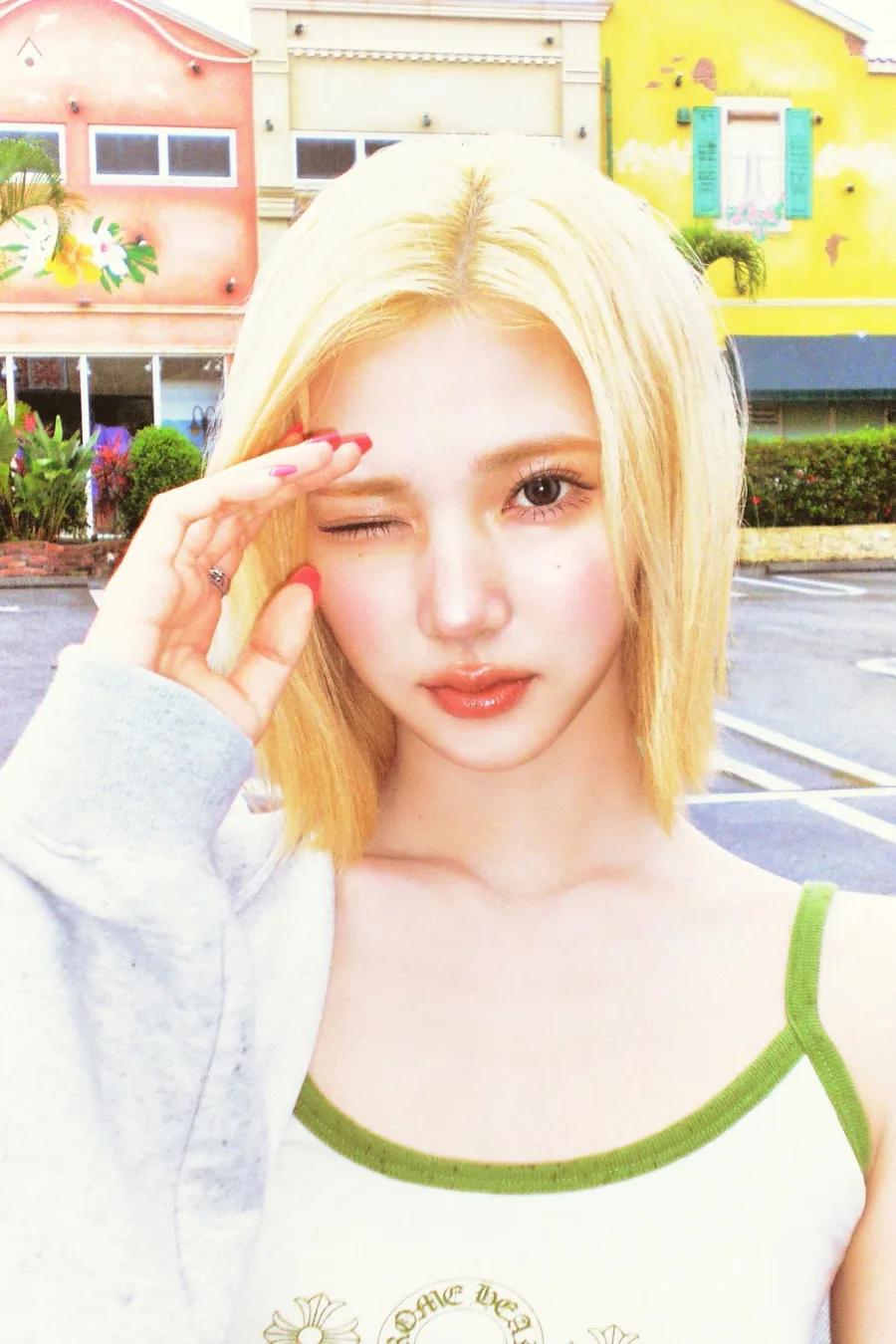 Jiwoo, Lemon Tang era photobooth shot